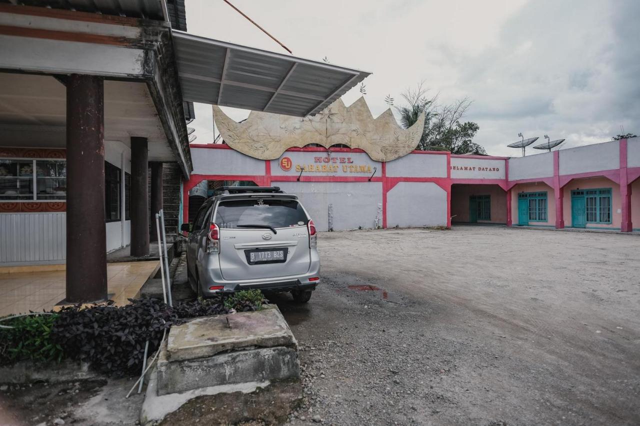 Hotel Reddoorz Syariah Near Kebun Raya Liwa Negarabatin Exterior foto
