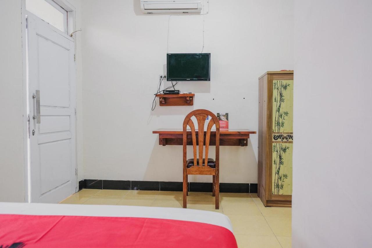 Hotel Reddoorz Syariah Near Kebun Raya Liwa Negarabatin Exterior foto