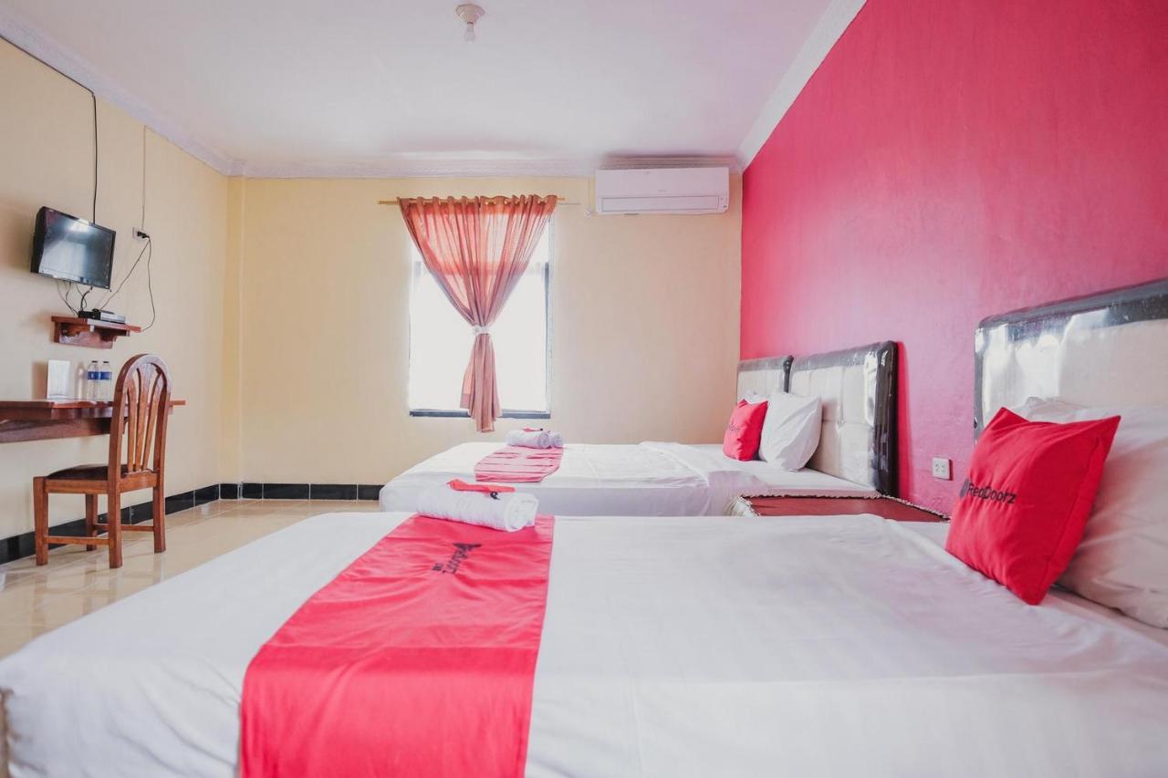 Hotel Reddoorz Syariah Near Kebun Raya Liwa Negarabatin Exterior foto