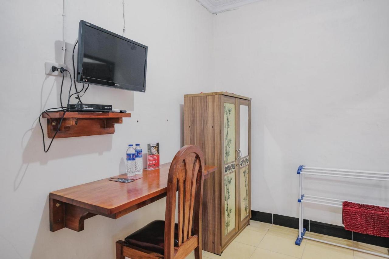 Hotel Reddoorz Syariah Near Kebun Raya Liwa Negarabatin Exterior foto